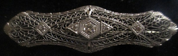 xxM1244M 14k white gold and diamond Art deco filigree broochTakst-Valuation N.Kr 25 000